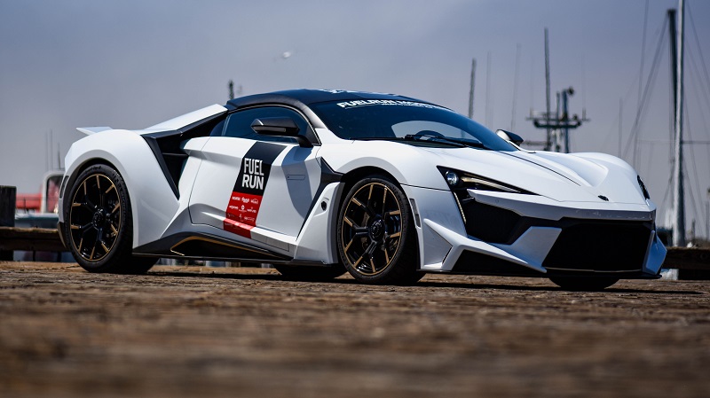 سيارة Fenyr SuperSport تخطف الأضواء في Monterey Car Week  بالولايات المتحدة